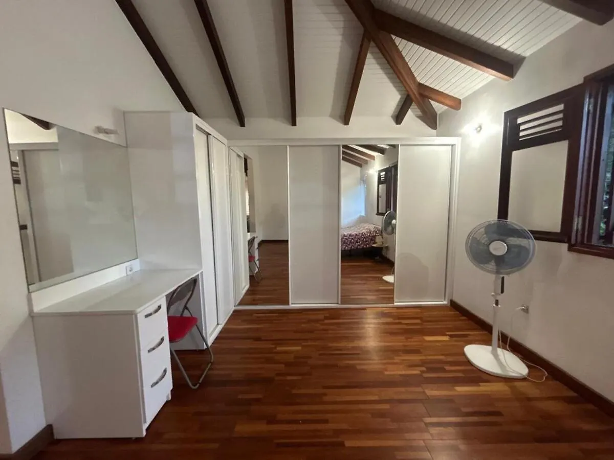 Apartment Haut De Villa F3 Avec Piscine A La Residence Ker Anna Sainte-Anne